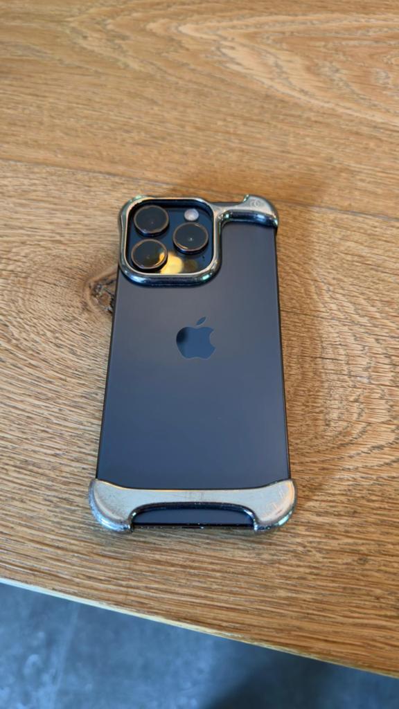 Iphone arc case iphone 15pro, Ophalen of Verzenden, Zo goed als nieuw