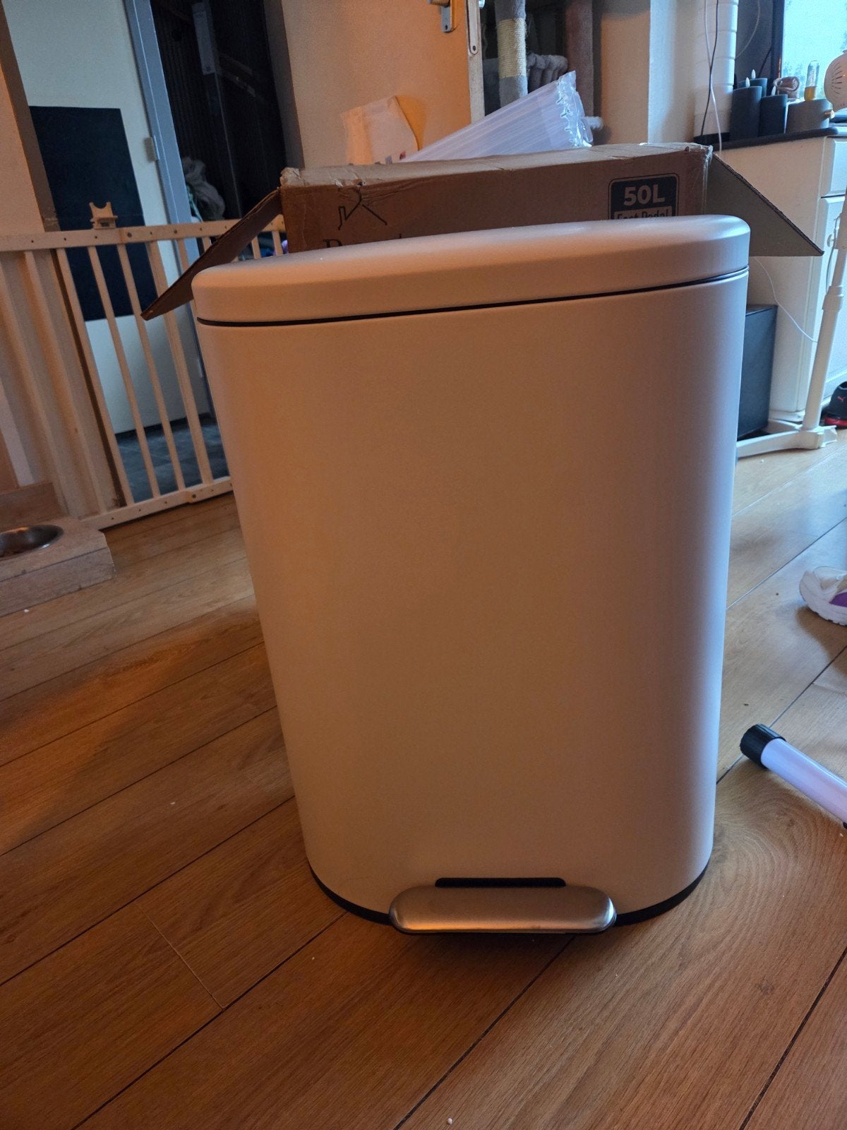 Bayt P500W Pedaalemmer 50L Wit - Zo goed als nieuw, Huis en Inrichting, Woonaccessoires | Prullenbakken, Ophalen, Zo goed als nieuw