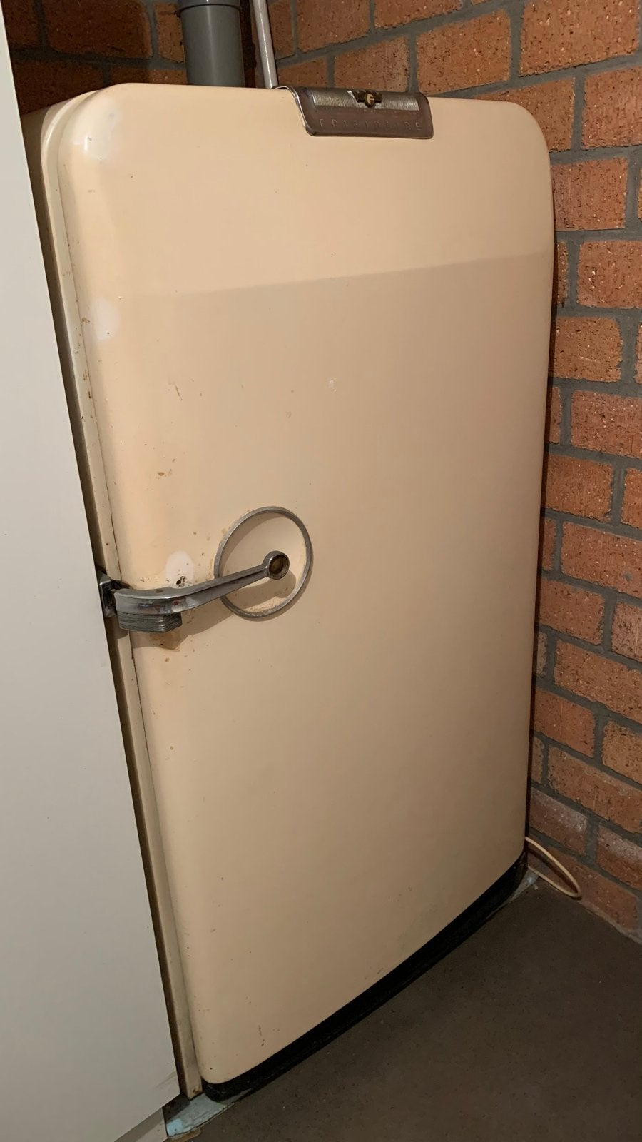 Vintage Frigidaire koelkast WOII Canadees geschenk, Witgoed en Apparatuur, Koelkasten en IJskasten, Ophalen, Gebruikt, Met vriesvak