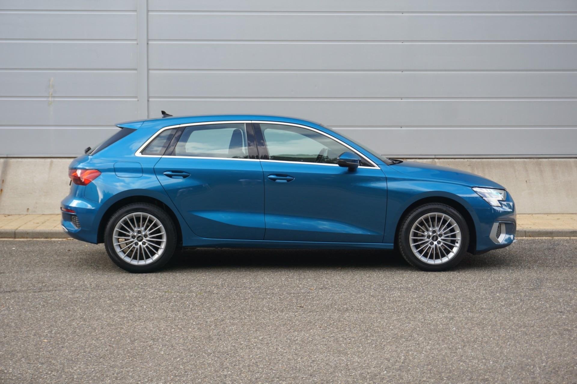 Audi A3 Sportback 30 TFSI 110pk S-tronic MHEV Advanced Editi, Auto's, Stof, Gebruikt, Blauw, Origineel Nederlands