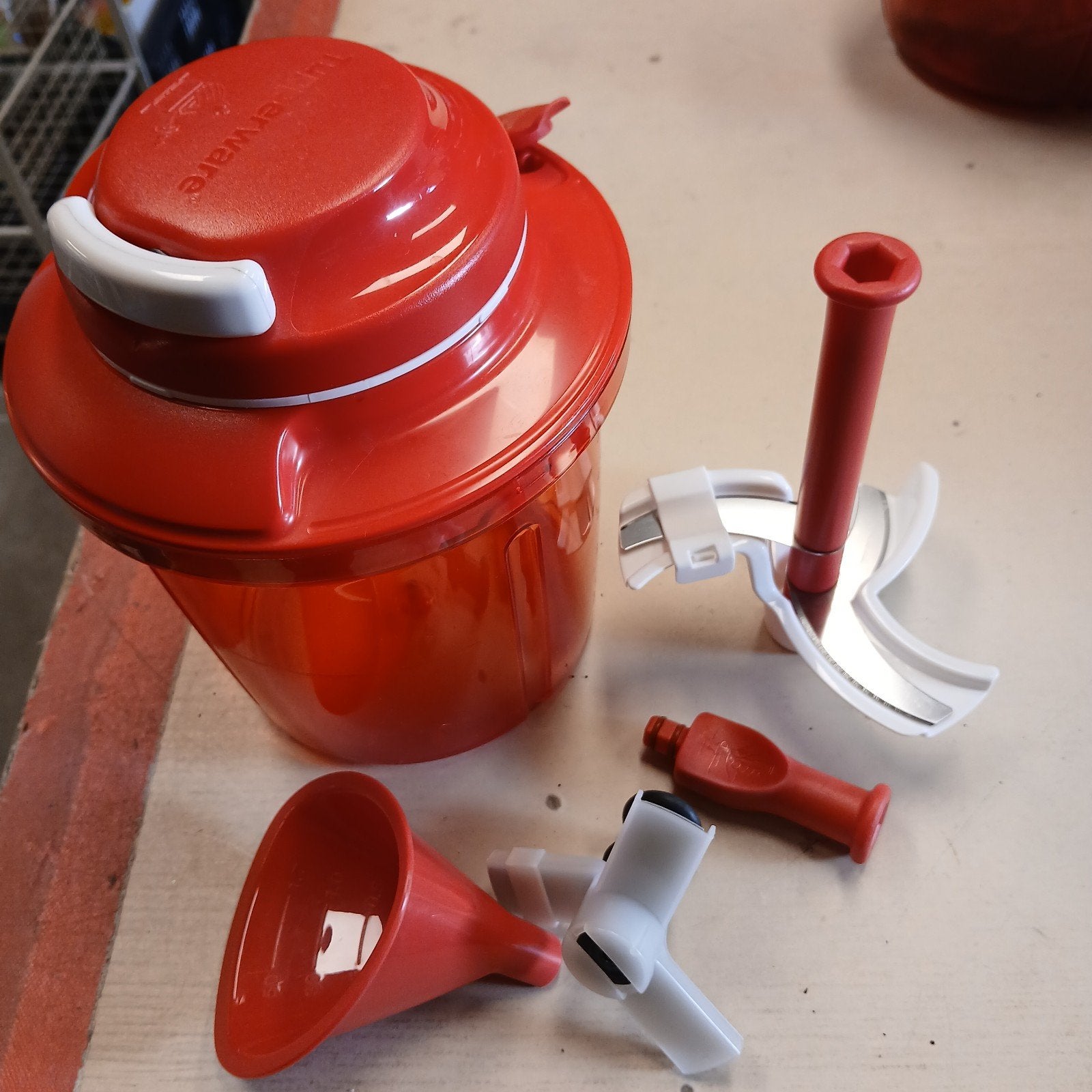 Tupperware SuperSonic Chopper Compact Rood, Huis en Inrichting, Keuken | Tupperware, Gebruikt, Overige typen, Rood, Ophalen of Verzenden