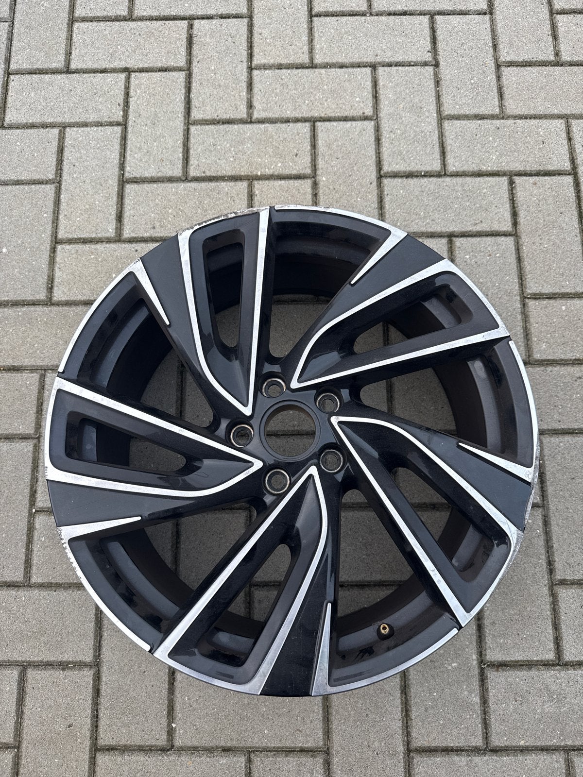 19 inch velg - Enkele velg met lichte schade volkswagen, Ophalen of Verzenden, Gebruikt, 19 inch, Velg(en)