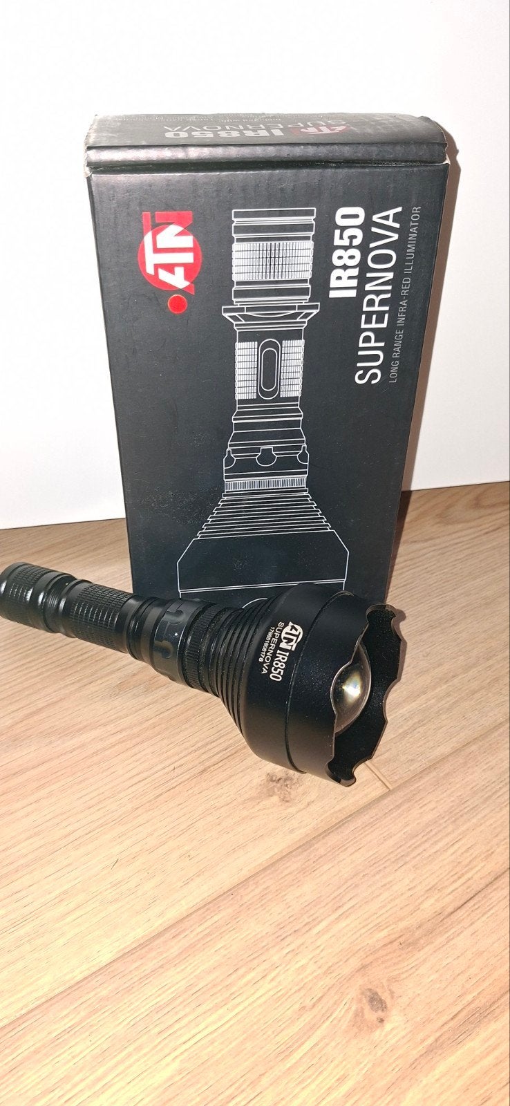 ATN Supernova IR 850 Infrarood Illuminator, Ophalen of Verzenden, Zo goed als nieuw, Batterij