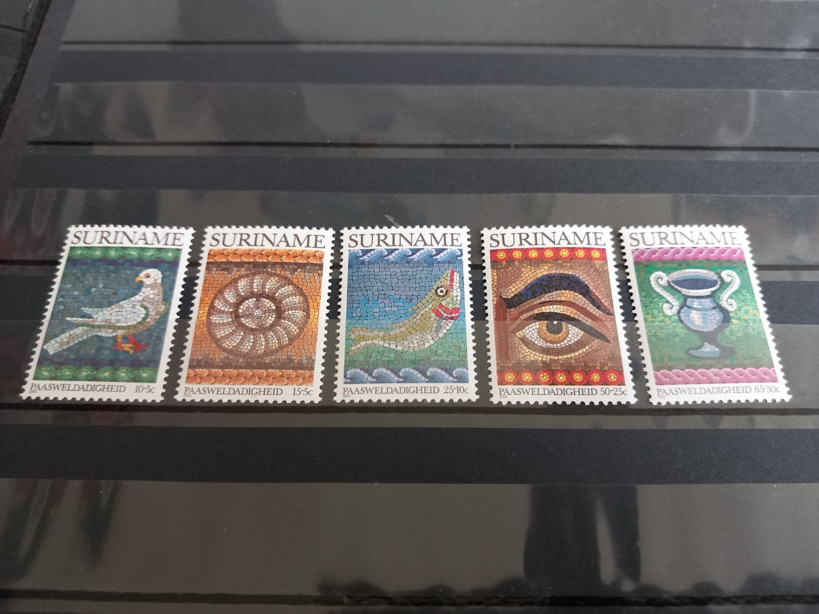 Postfrisse postzegels Suriname - Paasweldadigheid, Ophalen of Verzenden, Postfris