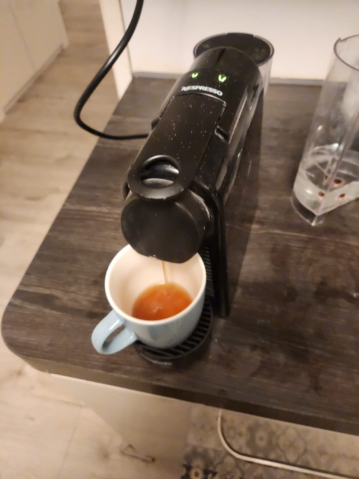 Nespresso Essenza Mini - Compacte en snelle koffiemachine, Witgoed en Apparatuur, Koffiezetapparaten, Ophalen of Verzenden