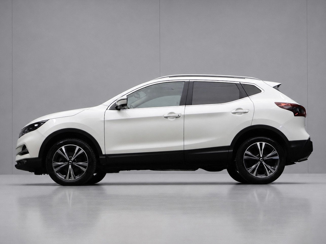 Nissan Qashqai 1.2 N-Connecta Sport (PANORAMADAK,NAVI,CAMERA, Auto's, Voorwielaandrijving, Parkeersensor, Gebruikt, Euro 6