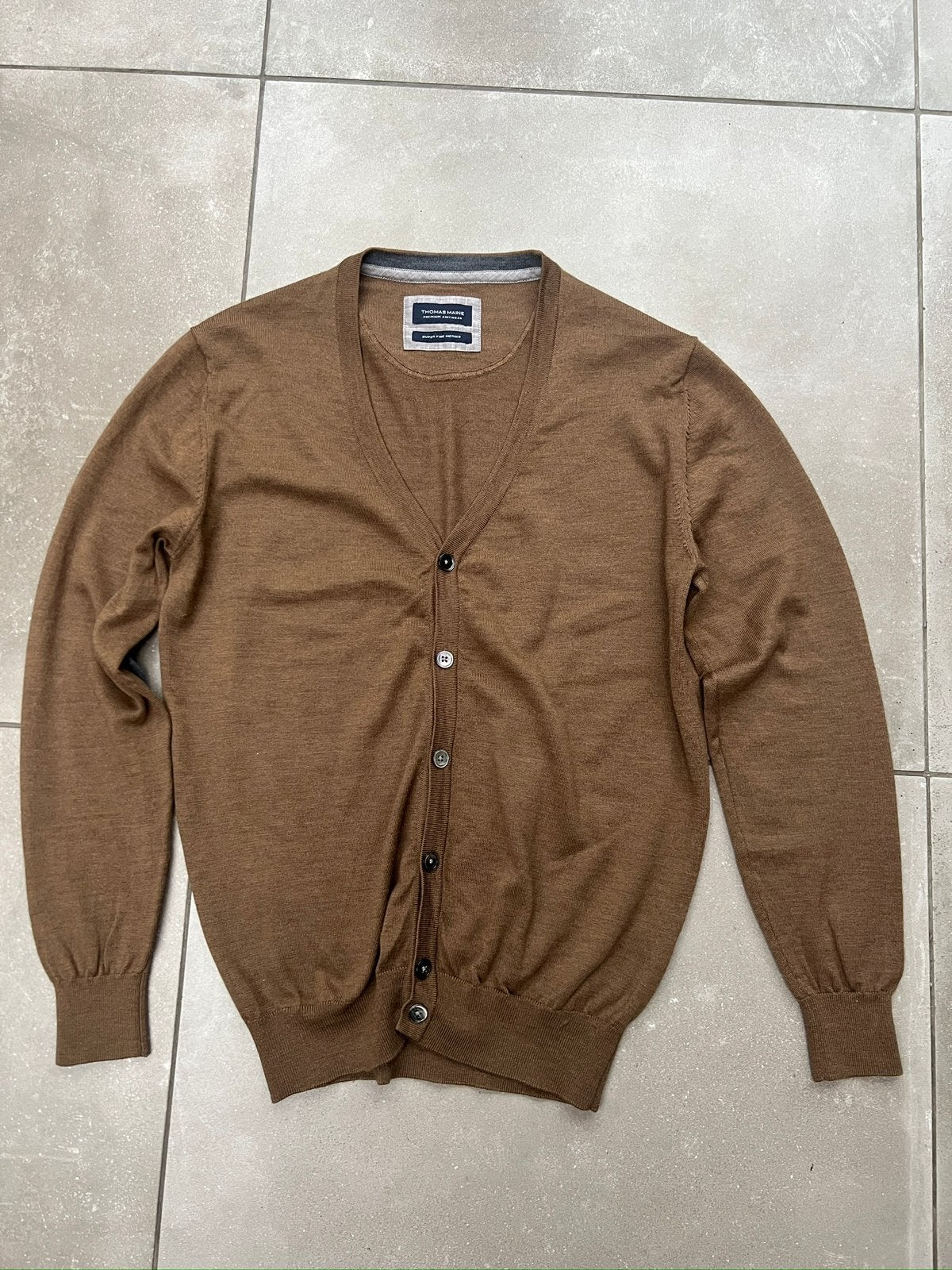 THOMAS MAINE PRIMUIM MERINO 100% PUUR WOL WOLLEN VEST MAAT M, Ophalen of Verzenden, Zo goed als nieuw, Maat 48/50 (M), Bruin