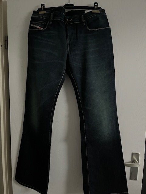 Diesel Jeans Larkee - Relaxed, Diesel, Zo goed als nieuw, W33 - W34 (confectie 48/50), Verzenden