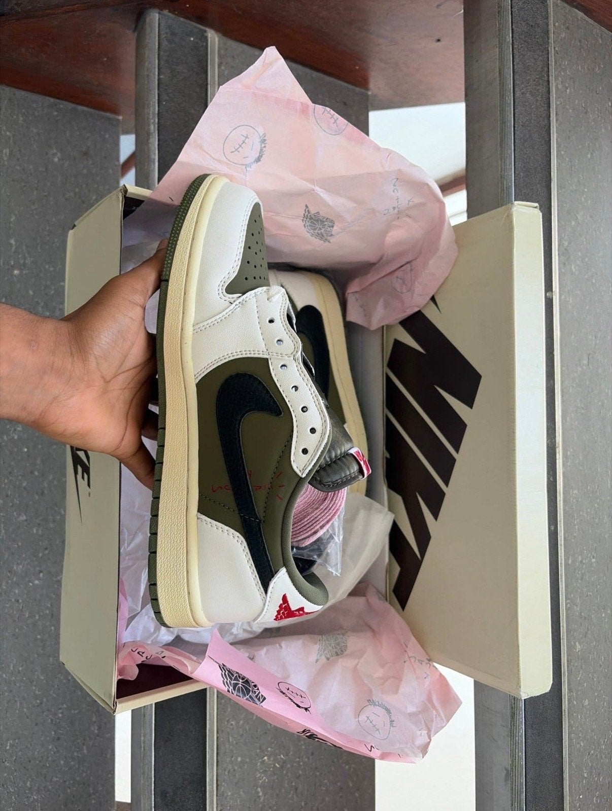 Nike Air Jordan 1 Low Travis Scott Reverse Mocha, Ophalen of Verzenden, Nieuw, Overige kleuren, Sneakers of Gympen
