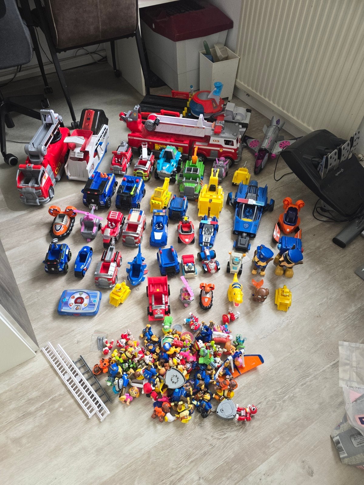 Grote collectie Paw Patrol speelgoed: voertuigen en figuren, Ophalen, Gebruikt, Jongen of Meisje