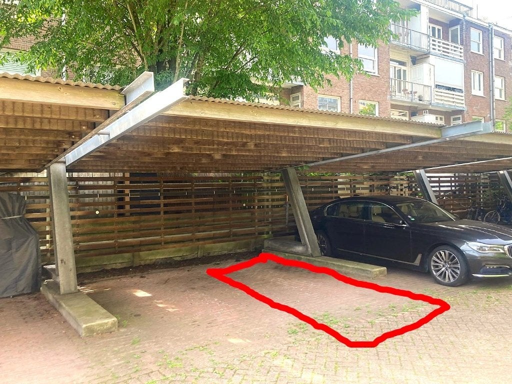 Parkeerplaats te huur – Sloterkade, Amsterdam, Huizen en Kamers, Garages en Parkeerplaatsen, Amsterdam