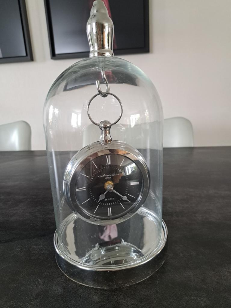 Tafelklok onder glazen stolp - Modern design, Ophalen of Verzenden