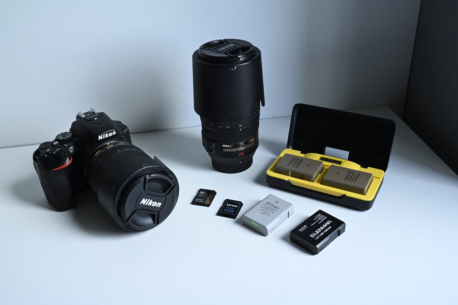 Nikon D5600 + 2 lenzen + accessoires, Ophalen, Gebruikt, Spiegelreflex, Nikon