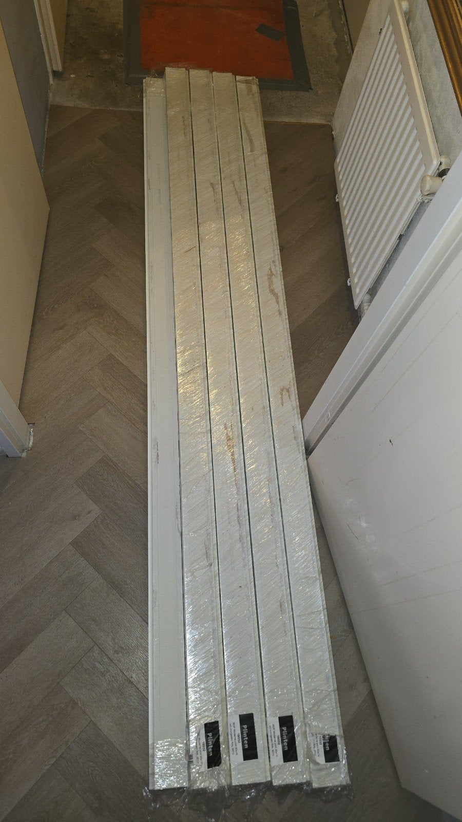 MDF Moderne plinten 90x12 wit voorgelakt RAL 9010 met bon!!!, Nieuw, Ophalen of Verzenden, Mdf, 200 tot 250 cm