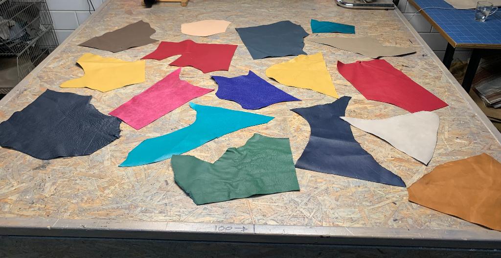 Pakketten effen leren lapjes, Hobby en Vrije tijd, Stoffen en Lappen, Overige kleuren, Leer of Kunstleer, Nieuw, Ophalen of Verzenden