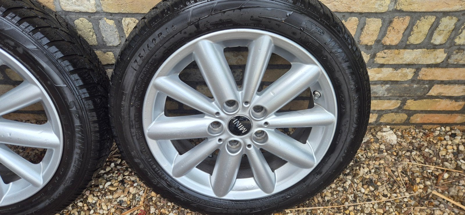 Mini F55 / F56 /F57 16" Velgen + Dunlop Winterbanden, Gebruikt, 16 inch, 175 mm, Banden en Velgen