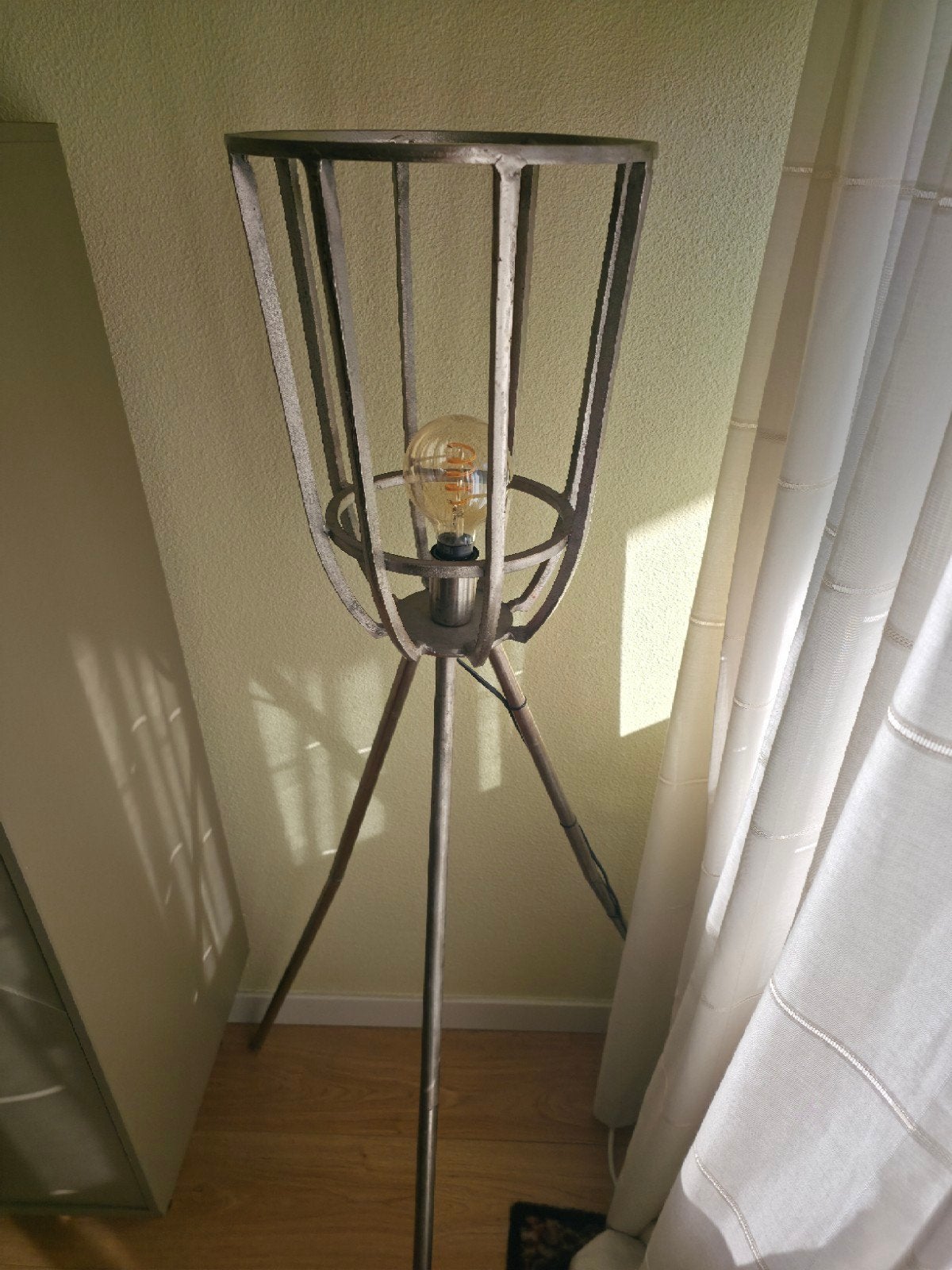Set van 2 Industriële Bronzen/Koperen Staande Lampen, Ophalen, 100 tot 150 cm, Zo goed als nieuw, Metaal