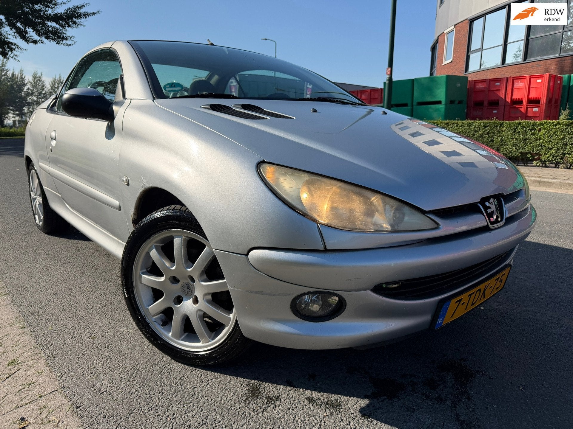 Peugeot 206 CC 1.6-16V BJ 2008 MET 17 INCH ! CABRIO ! NIEUWE, Auto's, Voorwielaandrijving, Dealer onderhouden, Stof, Gebruikt
