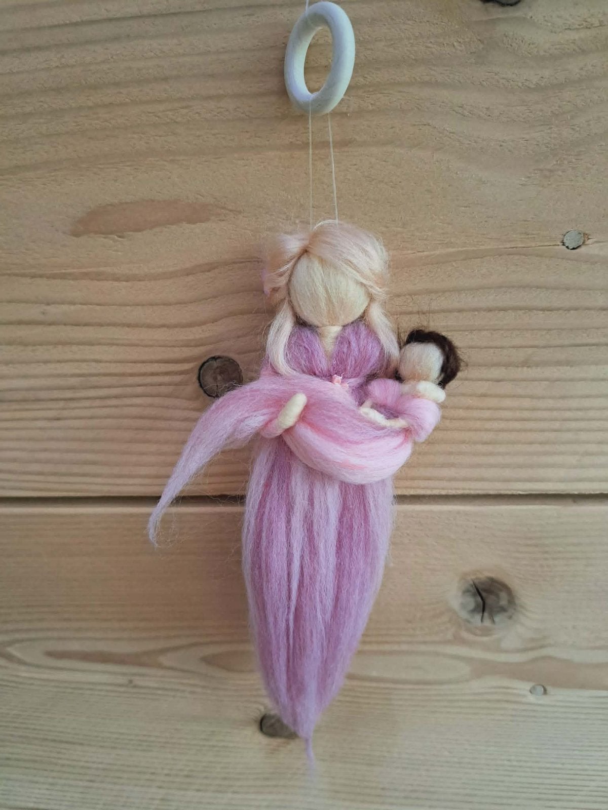 Seizoenstafel meisjes roze mama met kind antroposofisch, Ophalen of Verzenden, Zo goed als nieuw, Figuurtje(s)