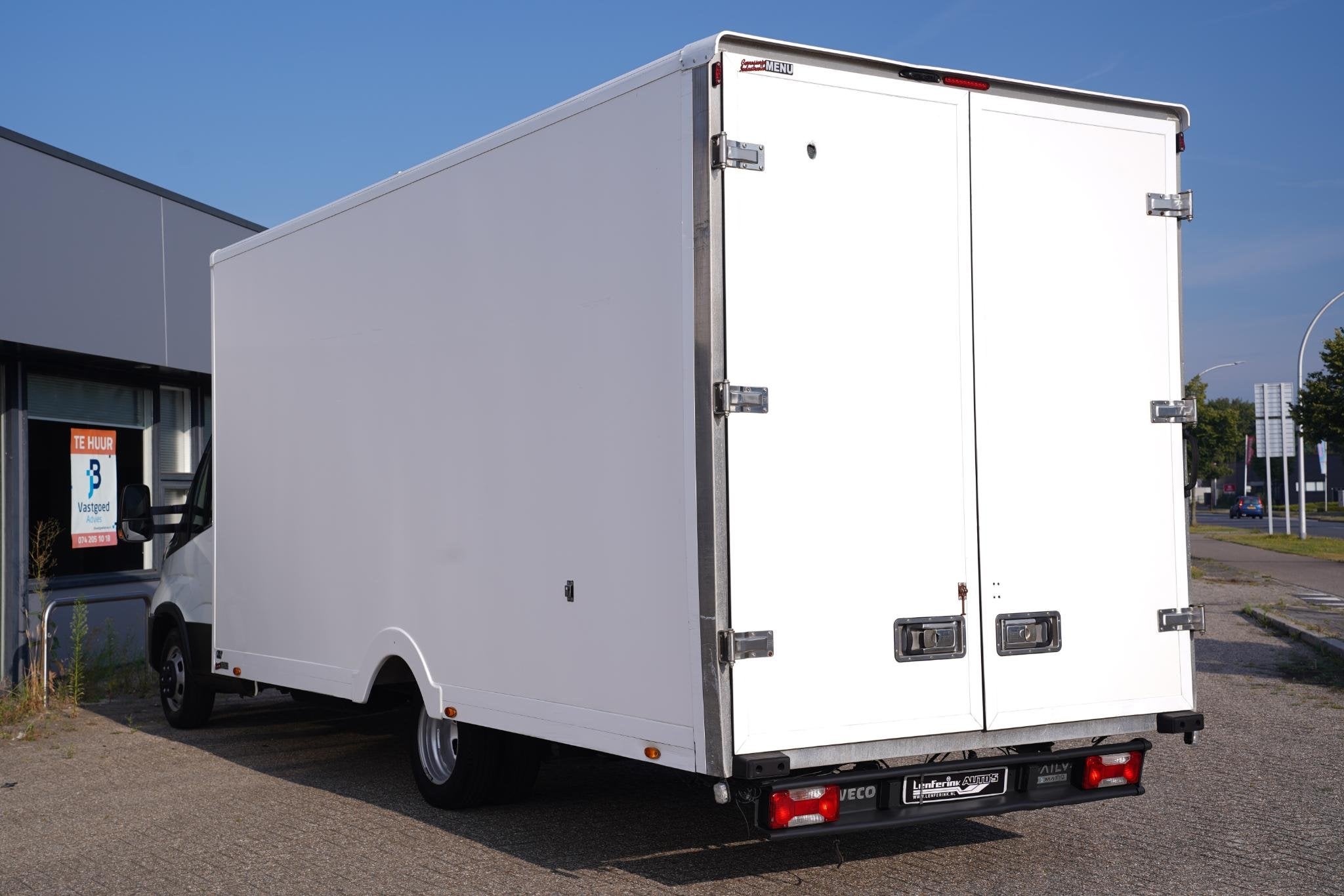 Iveco Daily 35C14 140 pk Automaat Bakwagen 30M3 Airco, Camer, Auto's, Automaat, Gebruikt, 4 cilinders, Bedrijf