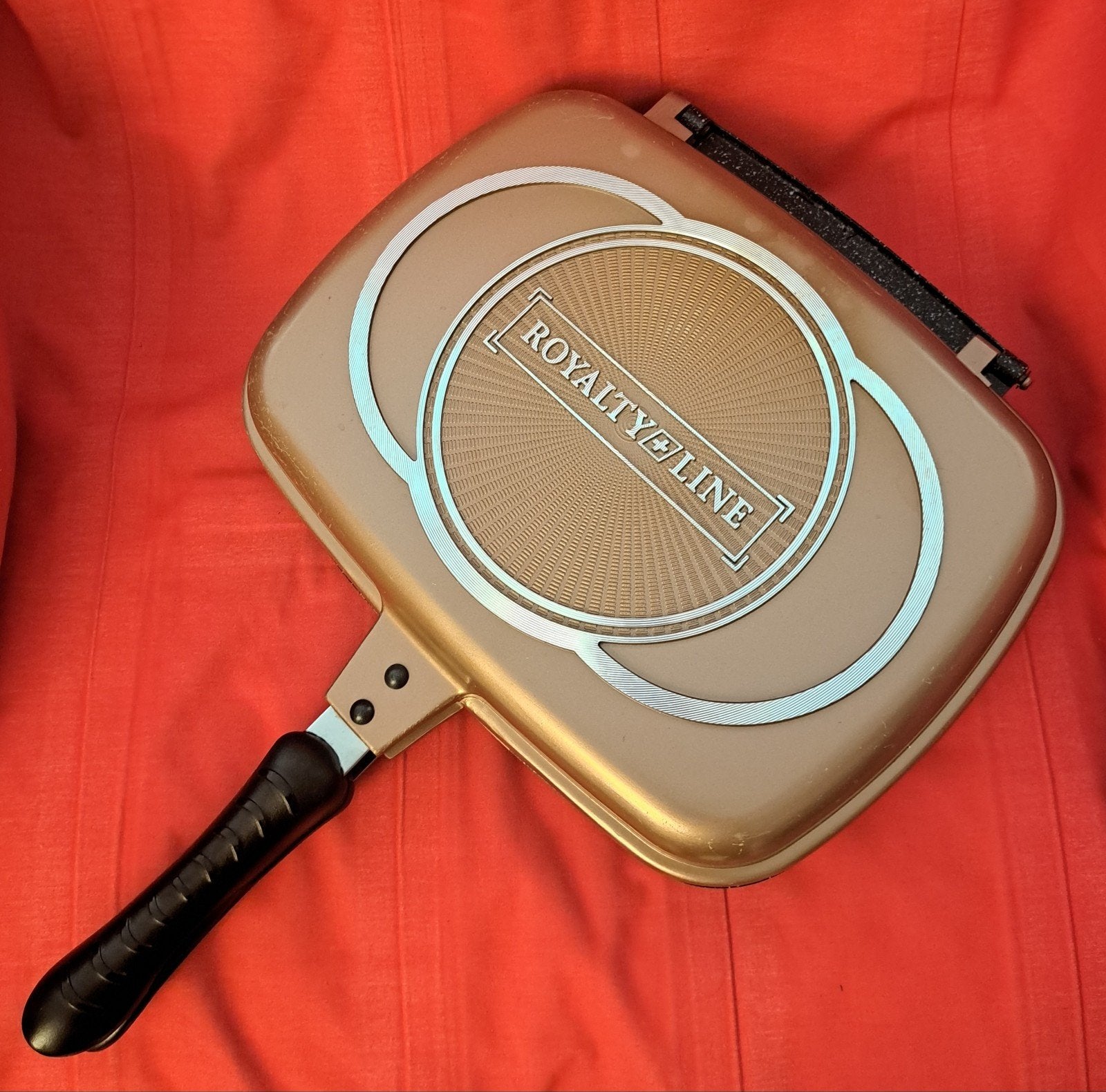 Dubbele grillpan 32 cm
Dubbele grillpan van Royalty Switzerl, Ophalen of Verzenden, Zo goed als nieuw, Overige materialen