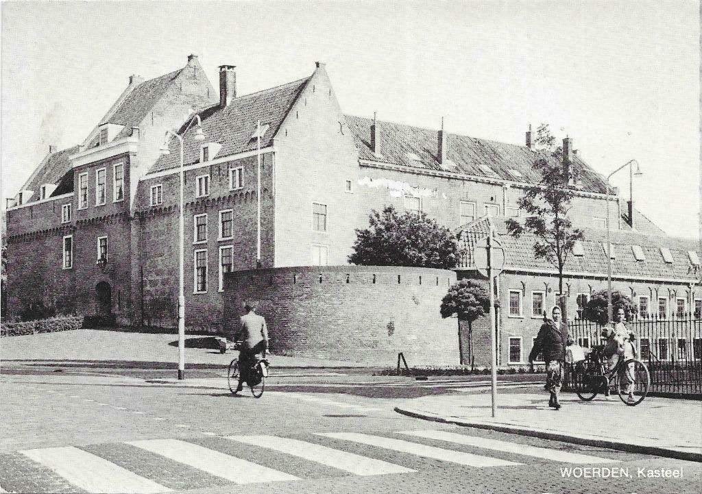 AK Woerden - Kasteel, Verzenden, 1960 tot 1980, Ongelopen, Utrecht
