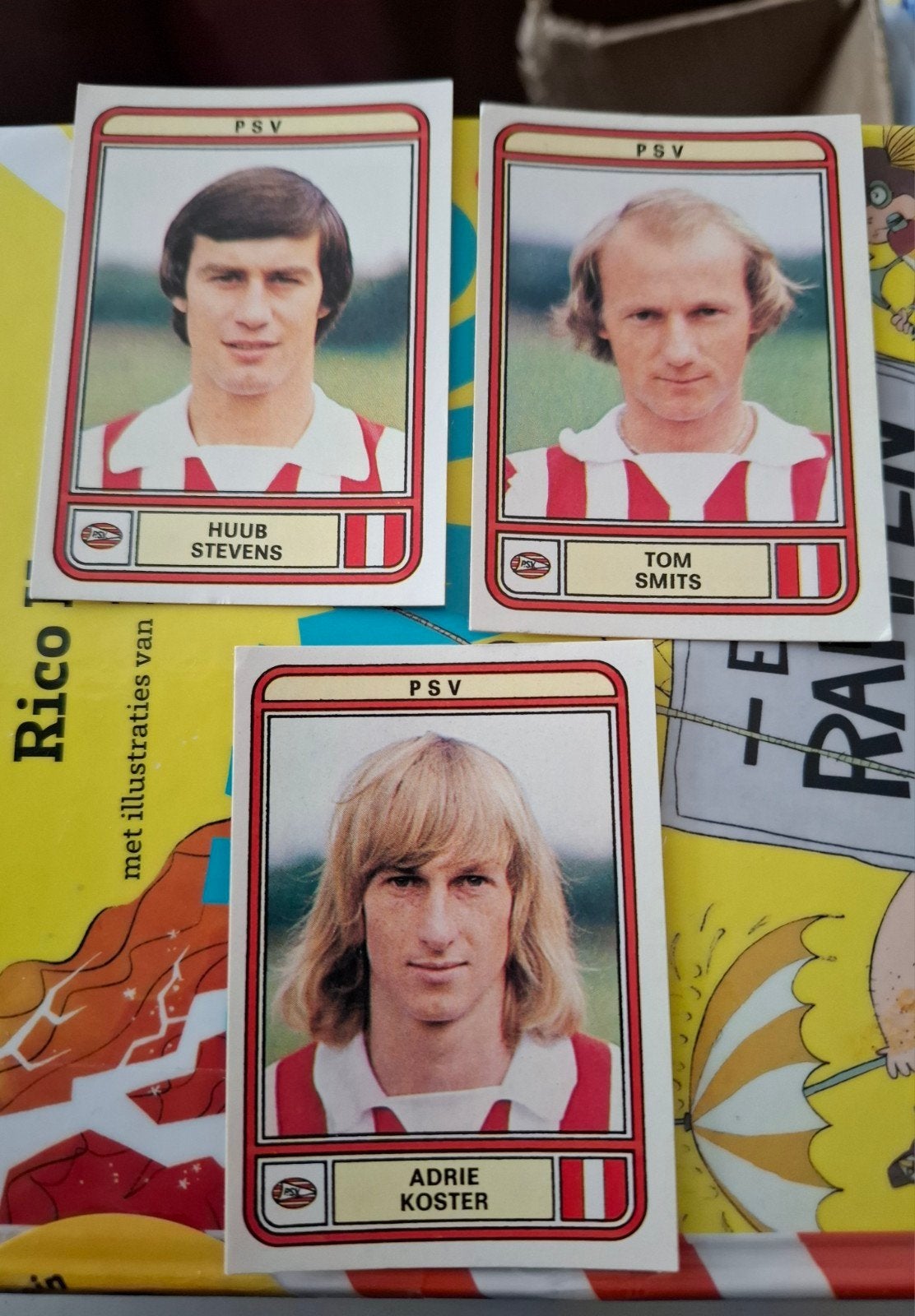 3 x Panini voetbal 80 >> PSV, Verzamelen, Ophalen of Verzenden, Nieuw, PSV, Poster, Plaatje of Sticker