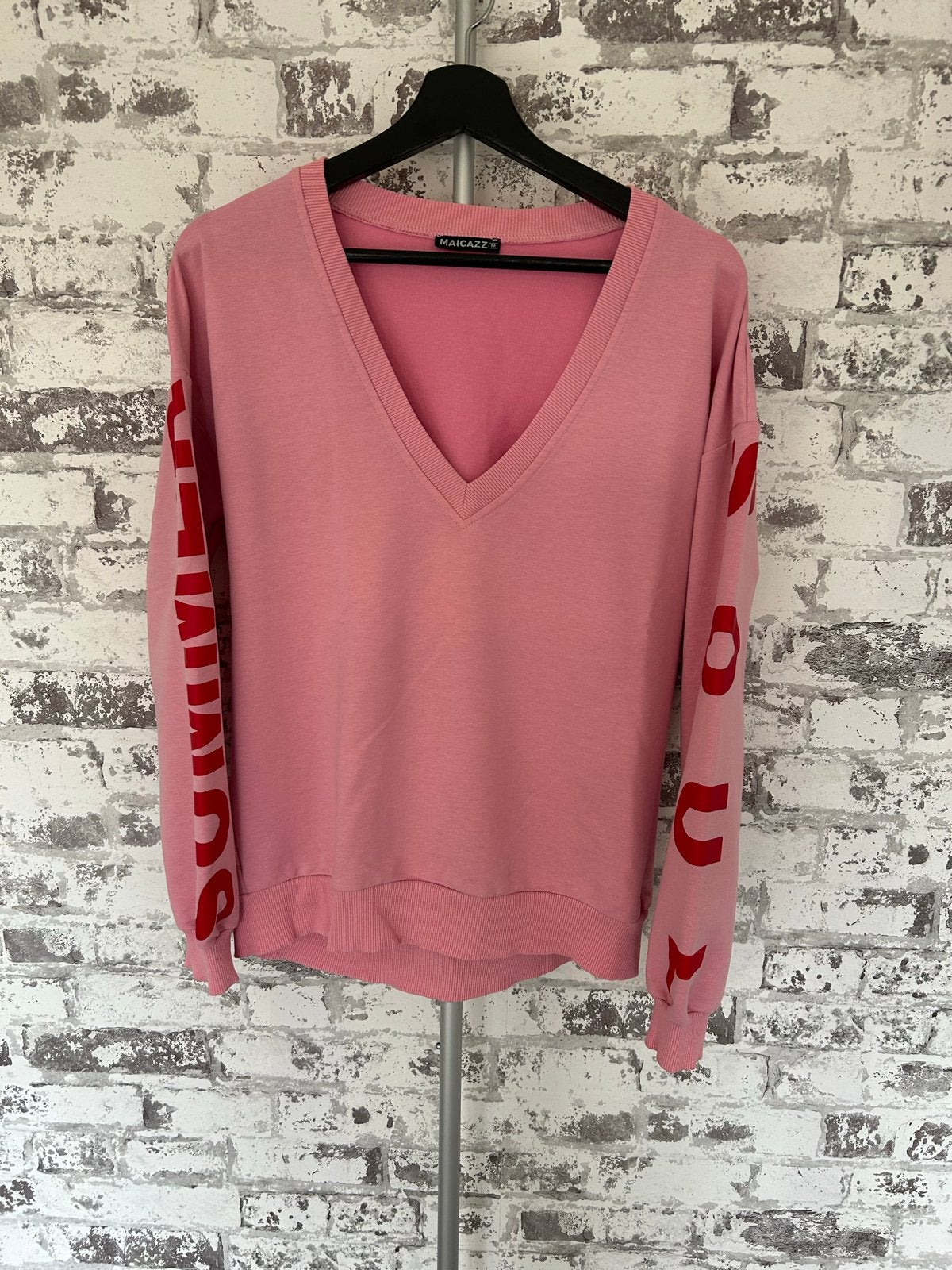 Roze Maicazz trui met V-hals en rode opdruk maat M, Kleding | Dames, Ophalen of Verzenden, Zo goed als nieuw, Maat 38/40 (M), Roze