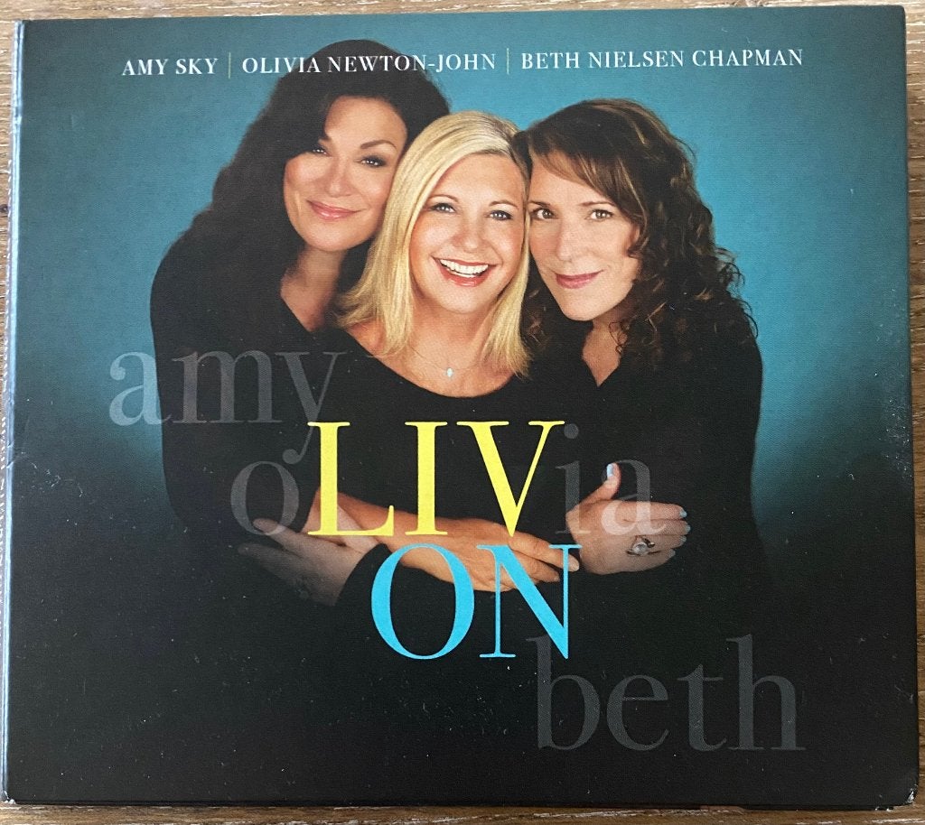Olivia Newton-John - Live On, Pop, Digipak, Ophalen of Verzenden, Nieuw in verpakking