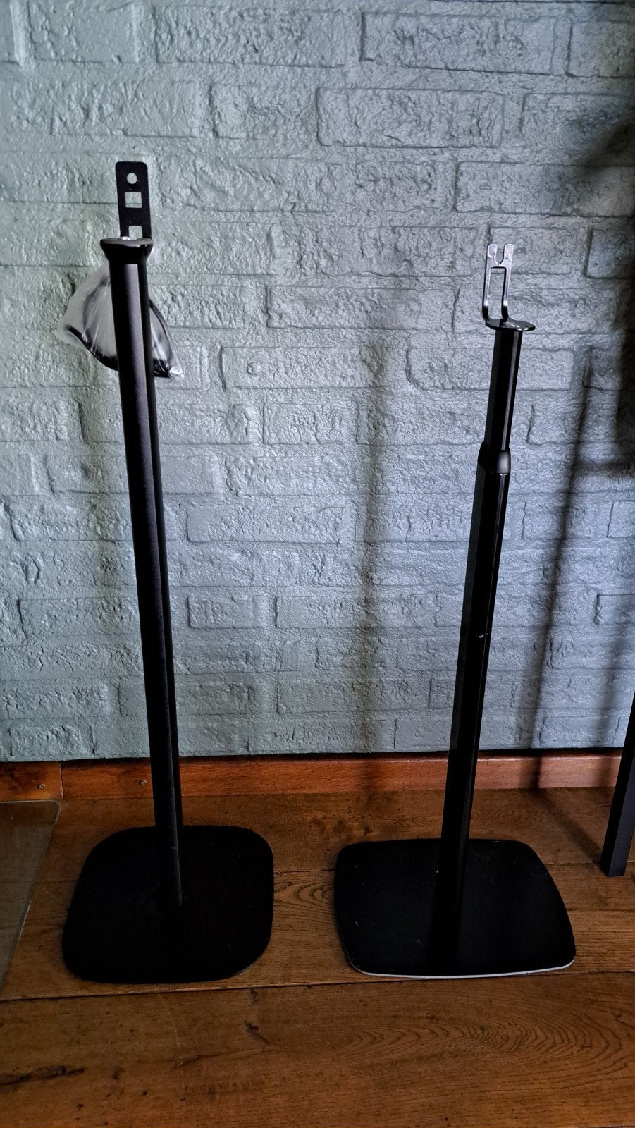 2 Vogel's Sonos One standaards, 1 in hoogte verstelbaar, Ophalen