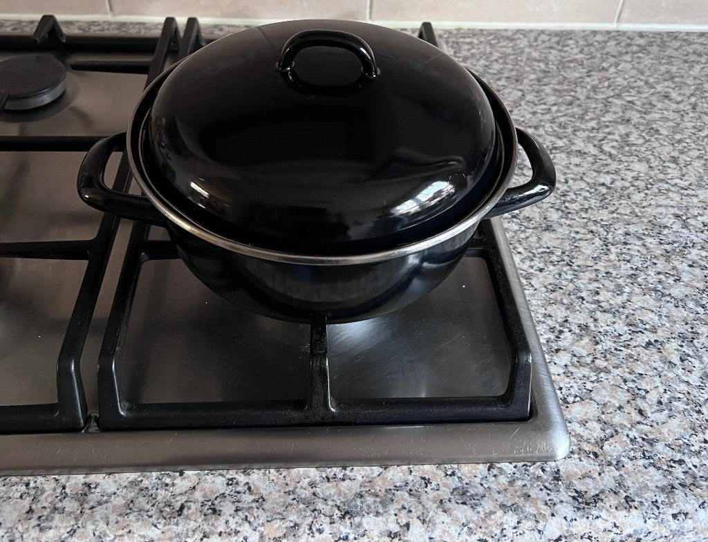 Emaille pan soeppan braadpan met deksel inhoud 2,7 liter, Braadpan, Ophalen of Verzenden, Zo goed als nieuw, Met deksel