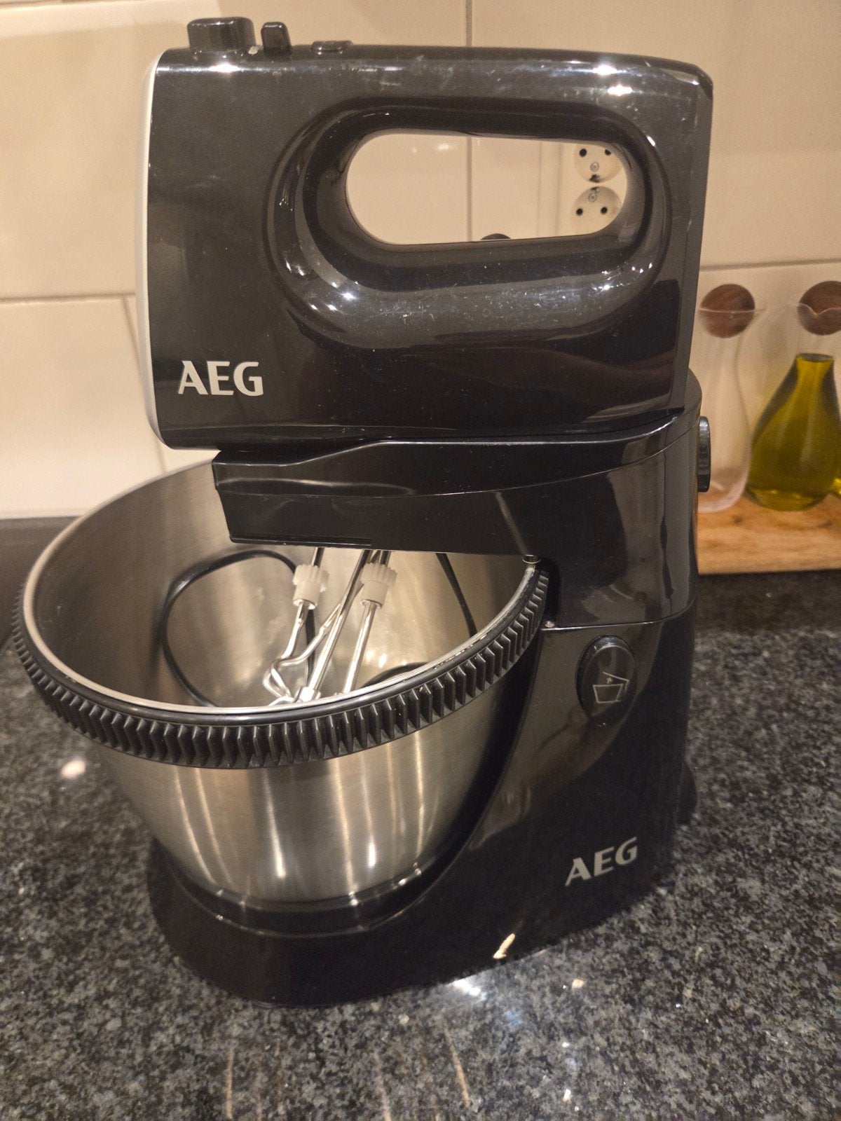 AEG Mixer HM5023A-GS - Zo goed als nieuw, Witgoed en Apparatuur, 2 tot 3 liter, Ophalen of Verzenden, Zo goed als nieuw, 3 snelheden of meer