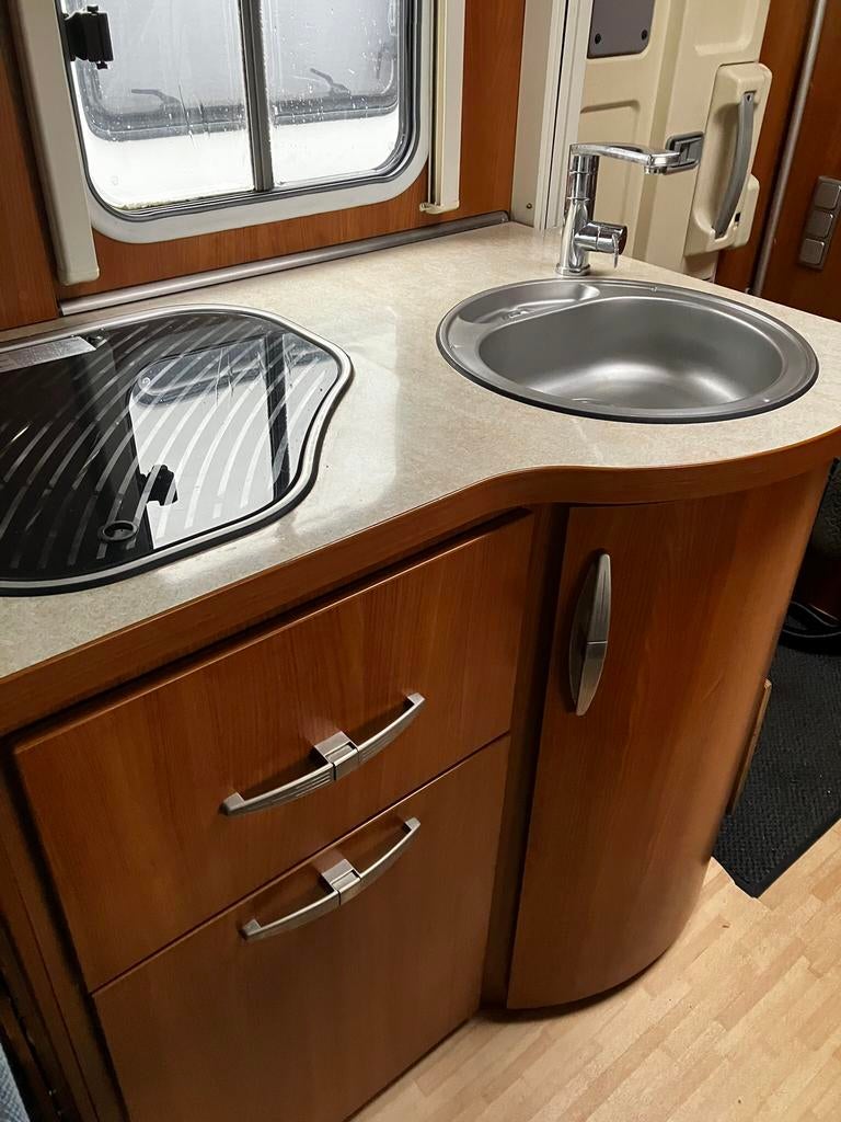Hymer Ece 553 – Ford 2.2 TDCI 140pk 3 slaaplaatsen   2012, Ringverwarming, Ford, Tot en met 3, Particulier