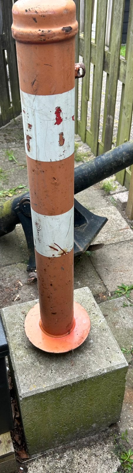 Betonpoer met afzetpaal, Ophalen, Gebruikt, Minder dan 180 cm, Palen
