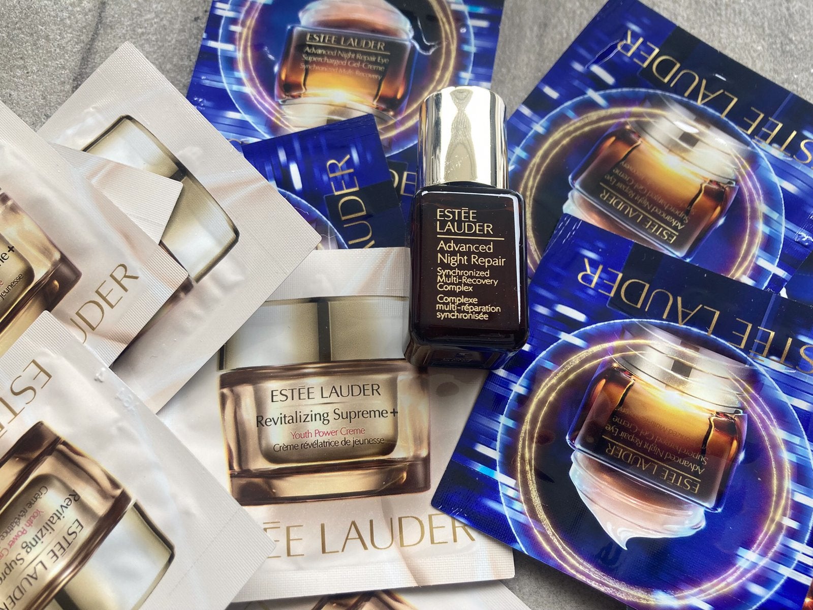 ESTEE LAUDER VERZORGENDE PRODUCTEN NIEUW!!, Ophalen of Verzenden, Zo goed als nieuw, Gehele gezicht