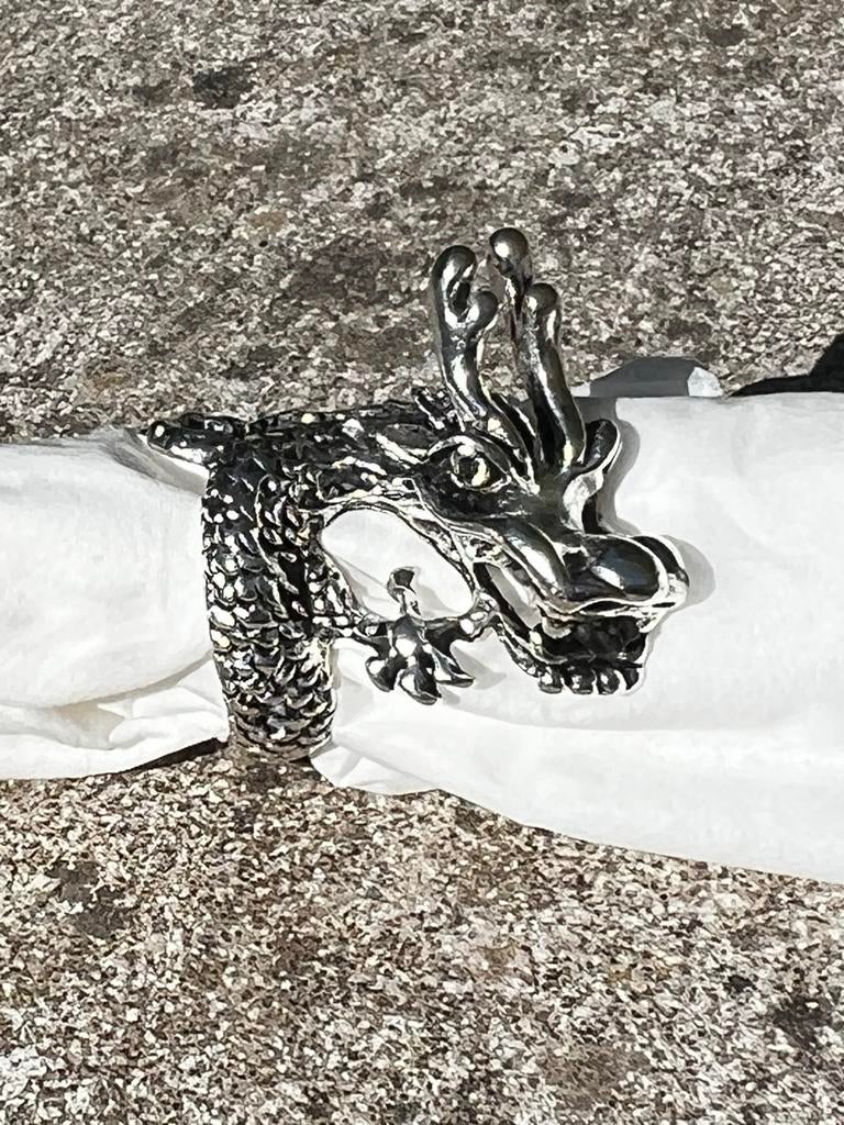 Zilverkleurige gothic Drakenring - Fantasy Sieraad, Sieraden, Tassen en Uiterlijk, Ringen, Overige materialen, Ophalen of Verzenden
