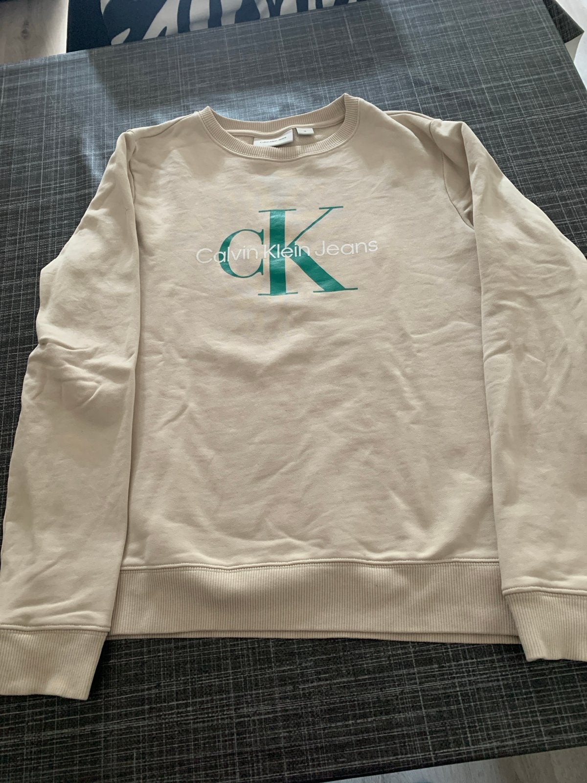 Calvin Klein Jeans sweater maat 170 (s), Ophalen of Verzenden, Zo goed als nieuw, Jongen of Meisje, Trui of Vest