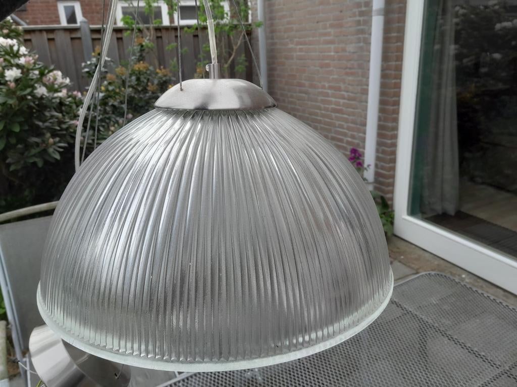 Hanglamp met geribbeld glas, Huis en Inrichting, Lampen | Hanglampen, Ophalen of Verzenden