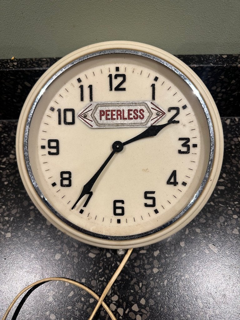 Fraaie oude PEERLESS fietsen klok. 220 Volt., Ophalen of Verzenden, Gebruikt, Gebruiksvoorwerp