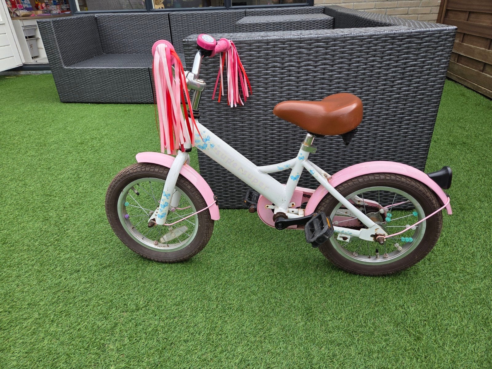 Supersuper kinderfiets 14 inch - Roze/Wit, Fietsen en Brommers, Ophalen, Terugtraprem, Gebruikt, Minder dan 16 inch