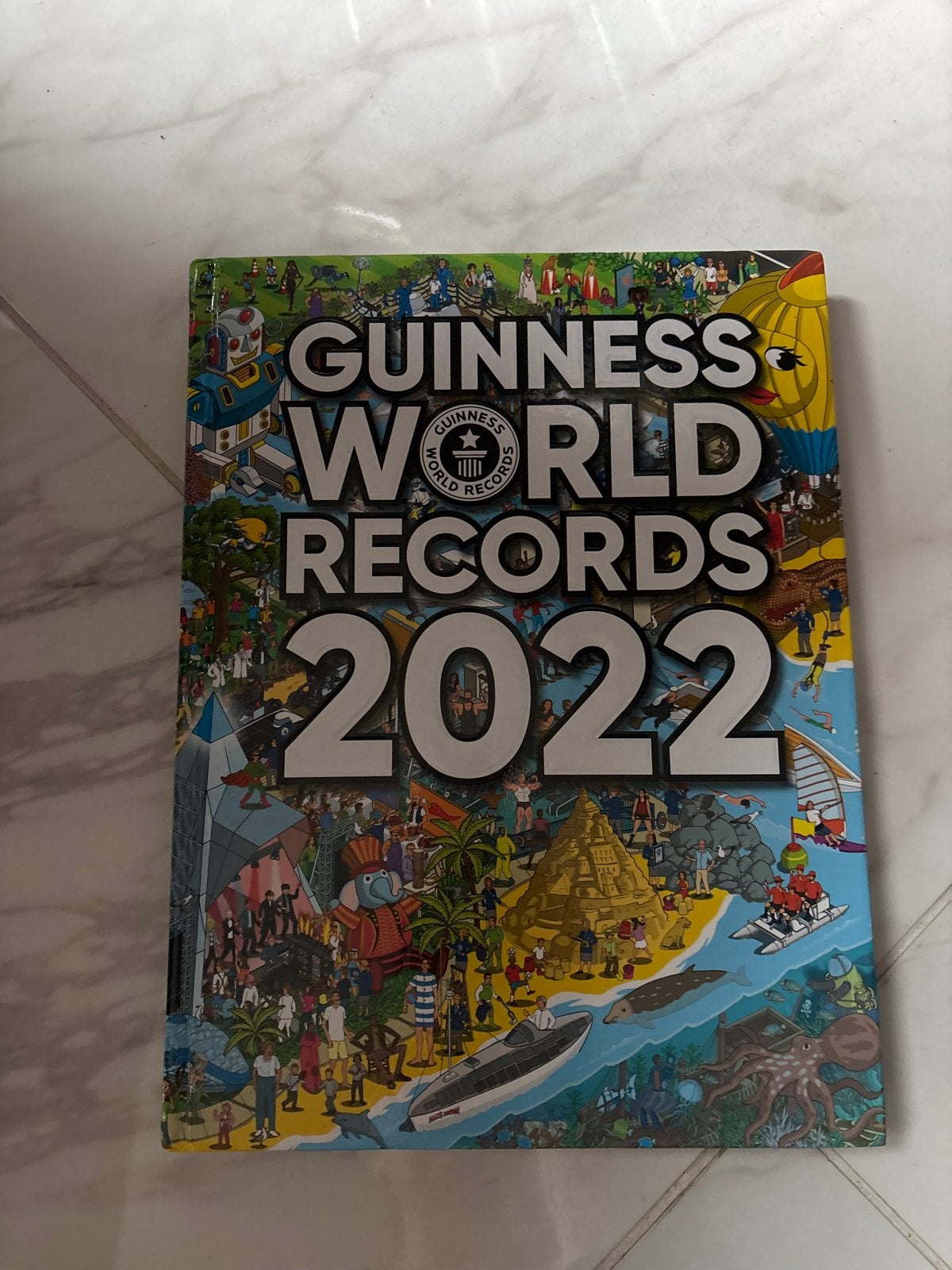 Guinness World Records 2022 Boek, Ophalen of Verzenden, Zo goed als nieuw
