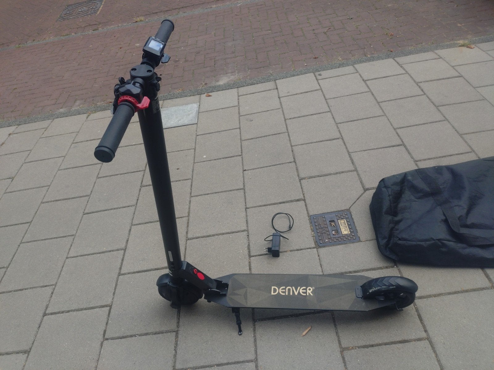 Defecte Denver elektrische step - batterij laadt niet op., Fietsen en Brommers, Steps, Ophalen of Verzenden, Gebruikt, Elektrische step (E-scooter)