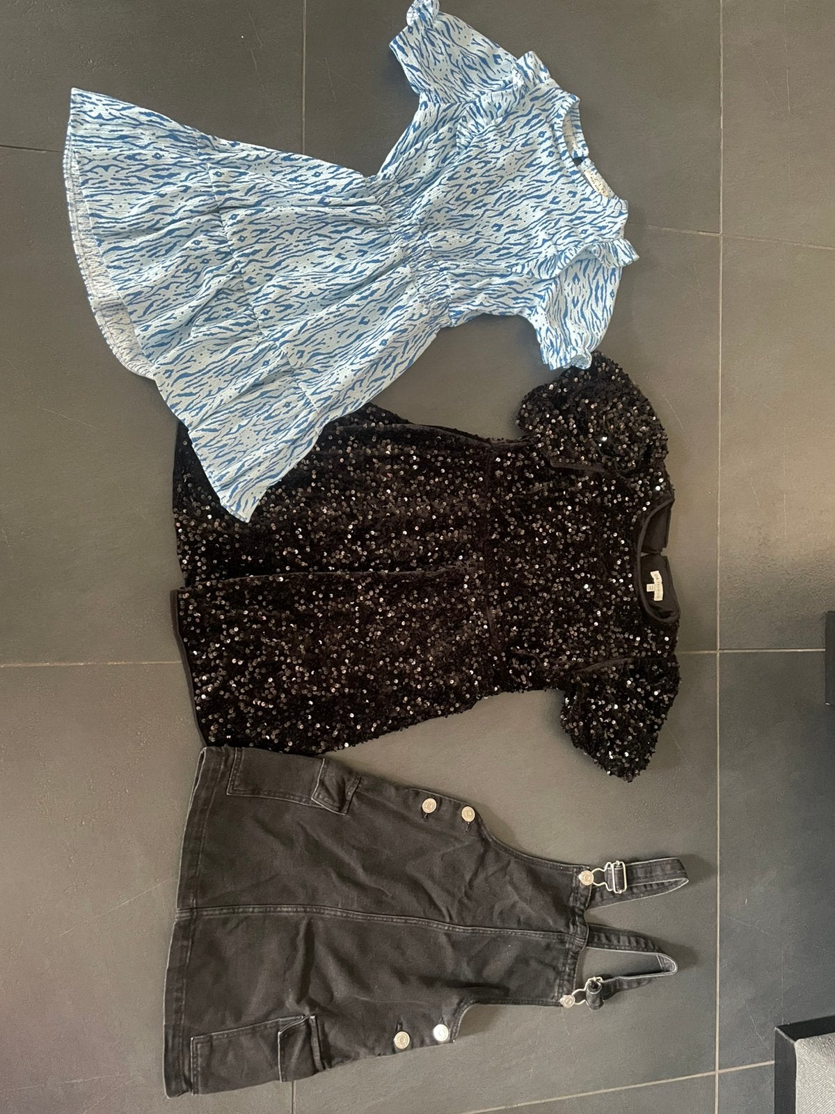 3 items maat 134, Ophalen of Verzenden, Zo goed als nieuw, Meisje