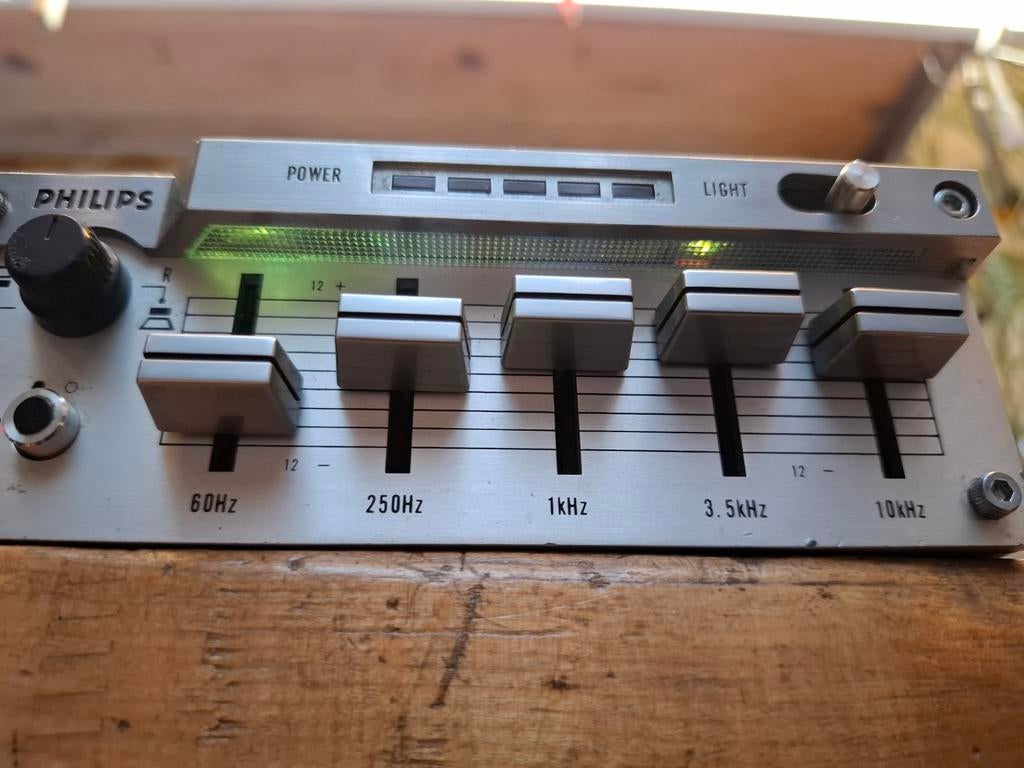 philips equalizer / booster  car audio, Ophalen of Verzenden
