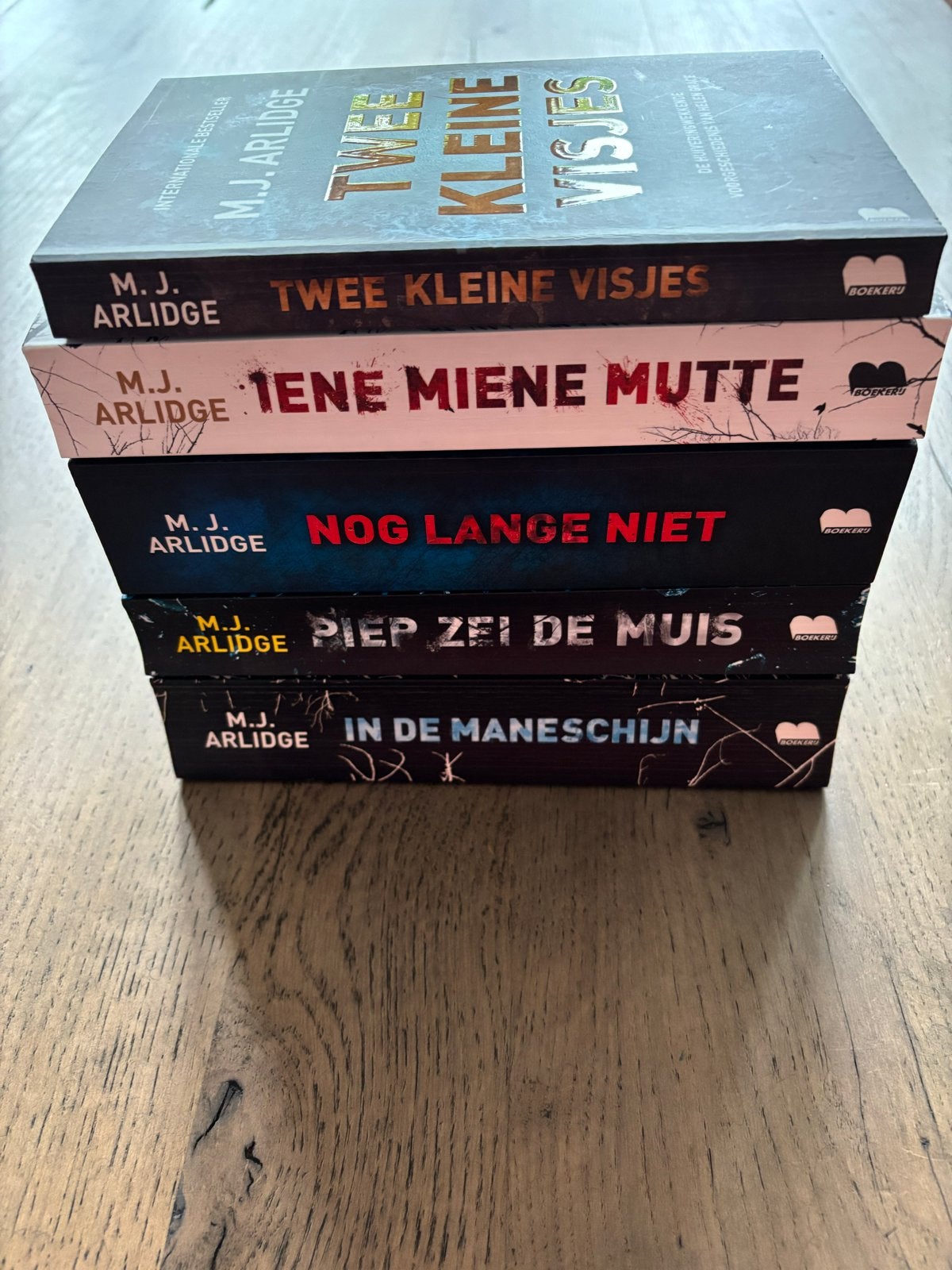 M.J. Arlidge thrillers: 5-delige serie Helen Grace, Boeken, Ophalen of Verzenden, Zo goed als nieuw, Europa overig