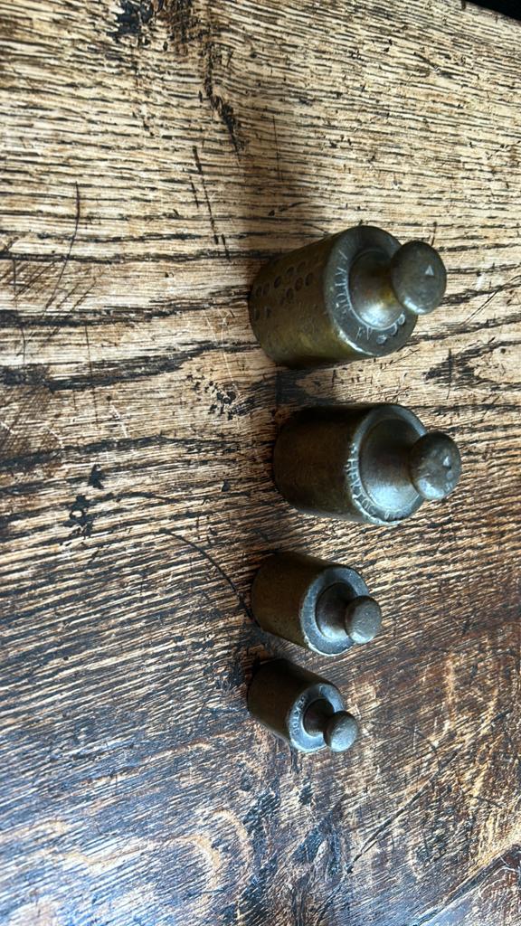 Set koperen gewichtjes van Hektog, Ophalen