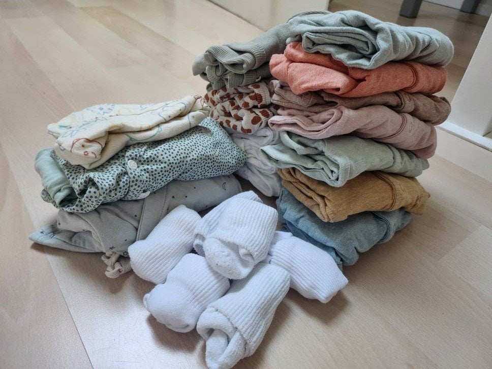 Kledingpakket babykleertjes maat 44, Kinderen en Baby's, Babykleding | Baby-kledingpakketten, Ophalen of Verzenden