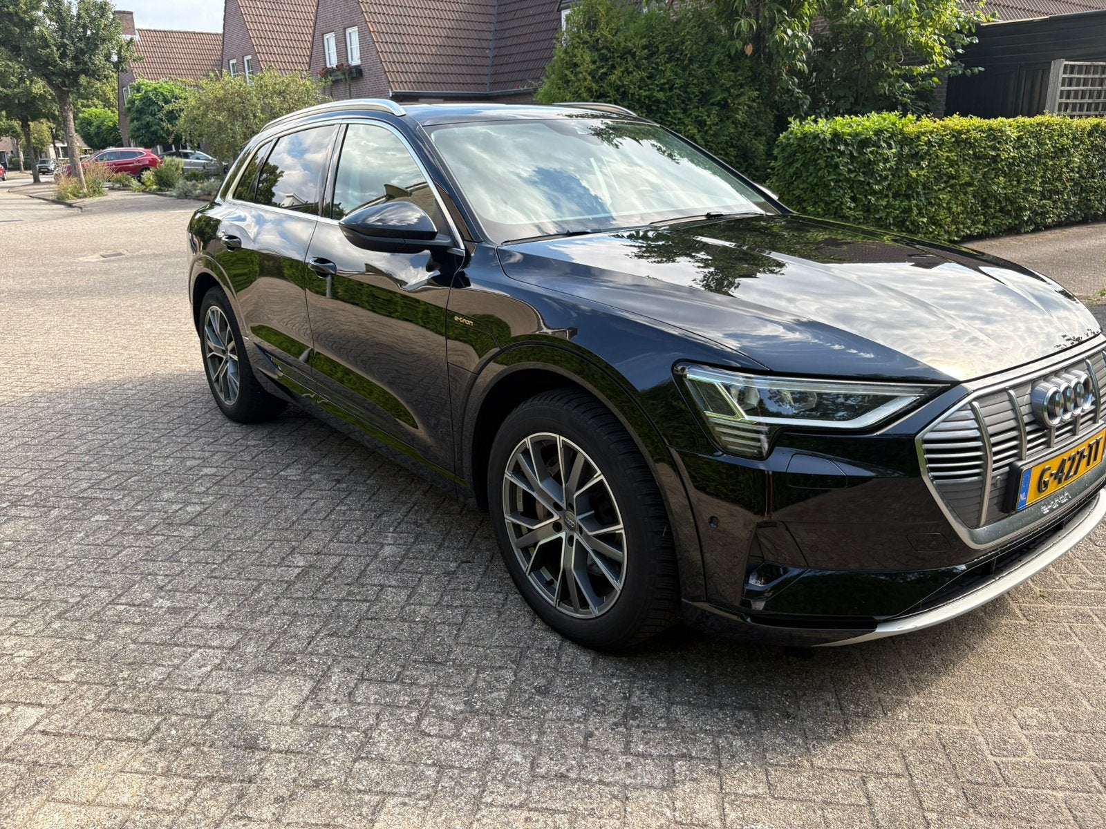 Audi e-tron 50 Quattro 313pk 2019 Zwart, Auto's, Automaat, 1800 kg, 124 €/maand, Zwart