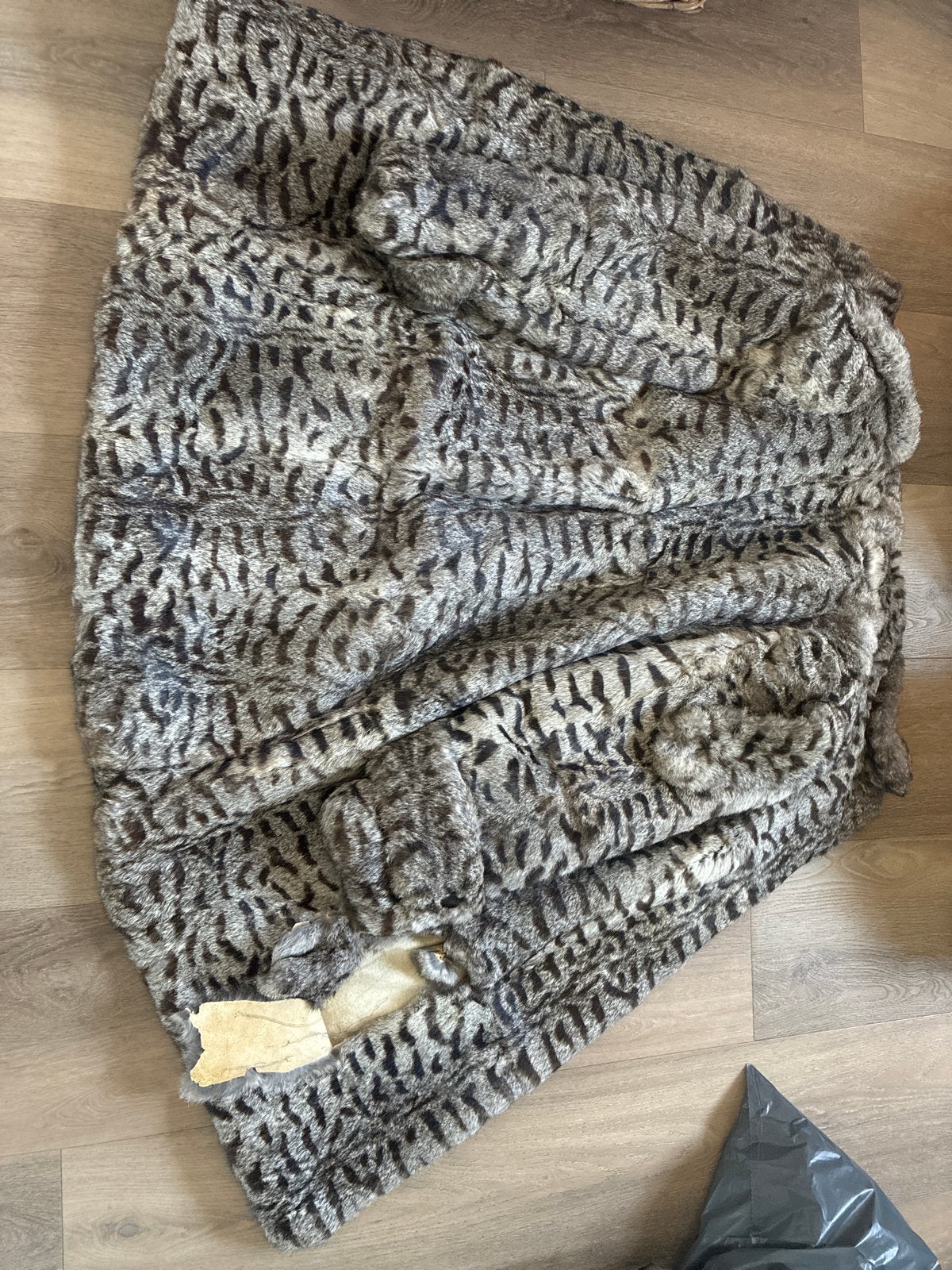 Bontjas met reparatiebehoefte, Kleding | Dames, Jassen | Winter, Ophalen of Verzenden, Gedragen, Maat 38/40 (M), Grijs