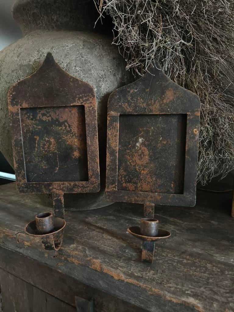 2 sobere metalen kandelaars, Huis en Inrichting, Woonaccessoires | Overige, Ophalen of Verzenden, Zo goed als nieuw